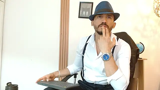Snapshot of Reiko_85_ chatting on September 17, 2025, 2:52 pm Reiko 85 online show from September 17, 2025, 2:52 pm