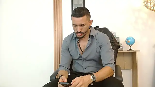 Snapshot of Reiko_85_ chatting on September 9, 2025, 2:37 pm Reiko 85 online show from September 9, 2025, 2:37 pm