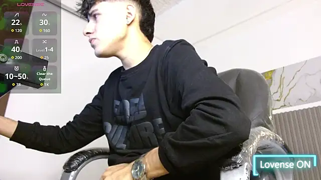 Dyla n18 online show from February 4, 2026, 7:53 pm