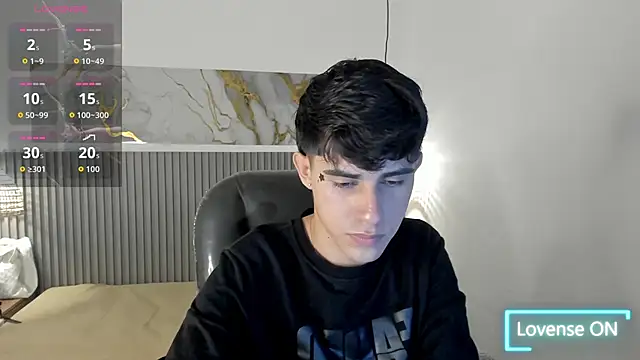 Dyla n18 online show from April 15, 2026, 8:42 pm