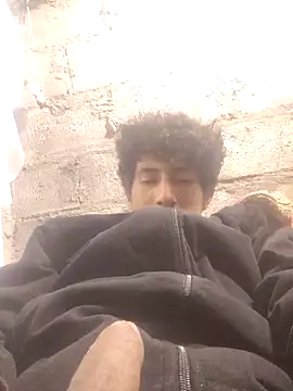 Snapshot of alexander32r chatting on February 5, 2026, 4:08 am alexander32r online show from February 5, 2026, 4:08 am