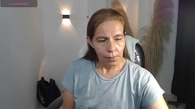 Snapshot of Milf_karlye chatting on January 14, 2026, 5:22 am Milf karlye online show from January 14, 2026, 5:22 am