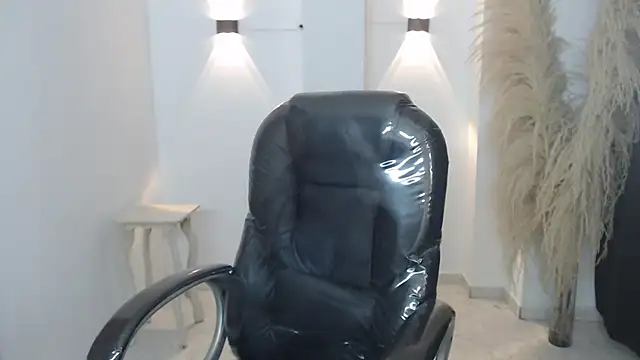 Snapshot of Milf_karlye chatting on December 20, 2025, 1:41 am Milf karlye online show from December 20, 2025, 1:41 am