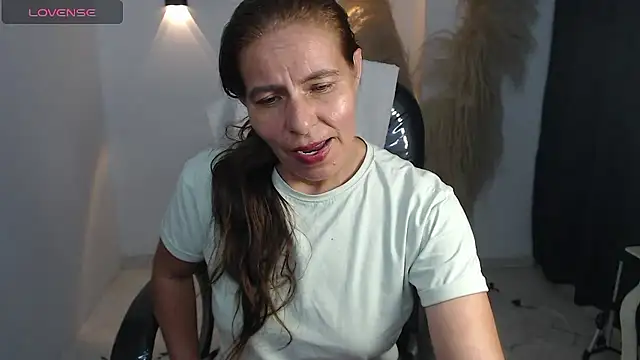 Snapshot of Milf_karlye chatting on January 12, 2026, 5:47 am Milf karlye online show from January 12, 2026, 5:47 am