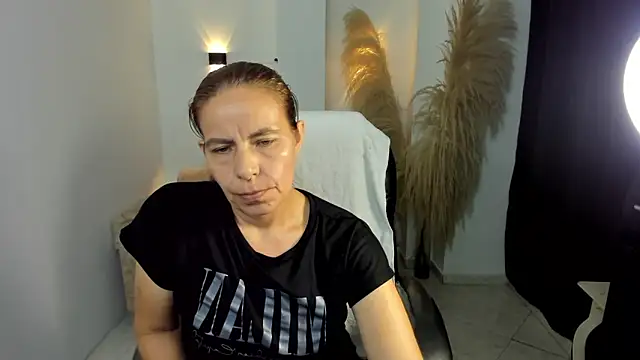 Snapshot of Milf_karlye chatting on February 5, 2026, 3:57 am Milf karlye online show from February 5, 2026, 3:57 am