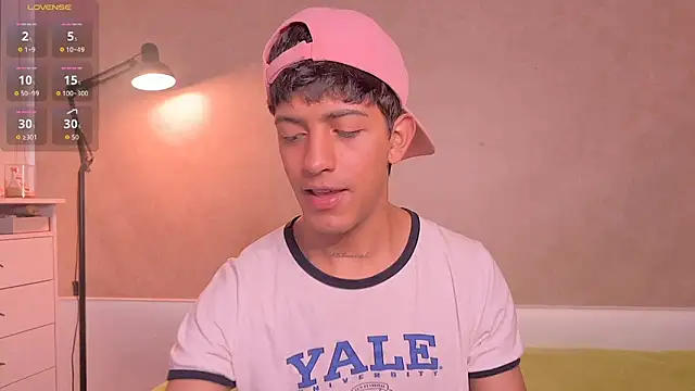 Snapshot of teobowny_ chatting on April 17, 2026, 10:34 pm teobowny online show from April 17, 2026, 10:34 pm