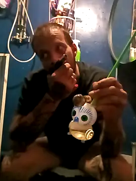 Snapshot of Whipit323 chatting on April 23, 2026, 12:39 am Whipit323 online show from April 23, 2026, 12:39 am
