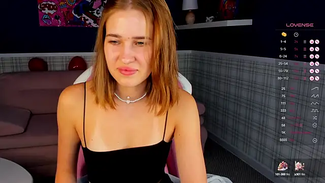 Snapshot of Jennifer_Wadee chatting on March 2, 2025, 1:04 am Jennifer Wadee online show from March 2, 2025, 1:04 am