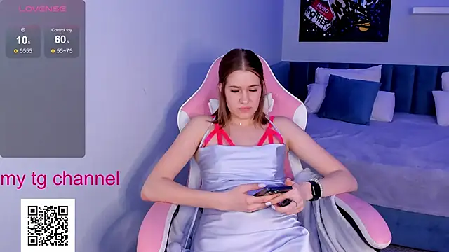 Snapshot of Jennifer_Wadee chatting on February 5, 2025, 4:06 am Jennifer Wadee online show from February 5, 2025, 4:06 am