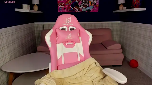 Snapshot of Jennifer_Wadee chatting on March 18, 2025, 11:53 pm Jennifer Wadee online show from March 18, 2025, 11:53 pm