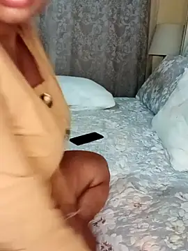 Luciouslips00 online show from November 24, 2025, 7:36 pm