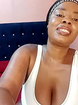 Luciouslips00 online show from February 4, 2026, 6:25 pm