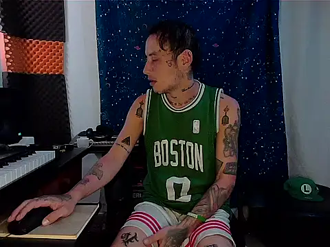 patrik tattoo  online show from February 6, 2025, 11:37 pm