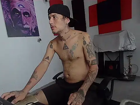 patrik tattoo  online show from April 26, 2026, 5:32 pm