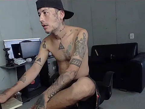 patrik tattoo  online show from February 20, 2026, 3:25 pm