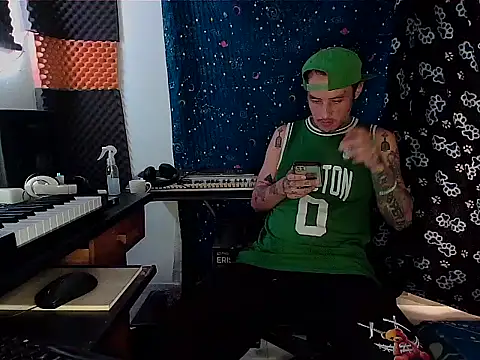 patrik tattoo  online show from February 10, 2025, 1:33 pm