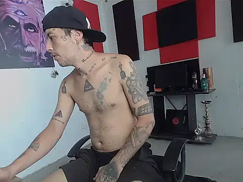 patrik tattoo  online show from April 29, 2026, 4:33 pm