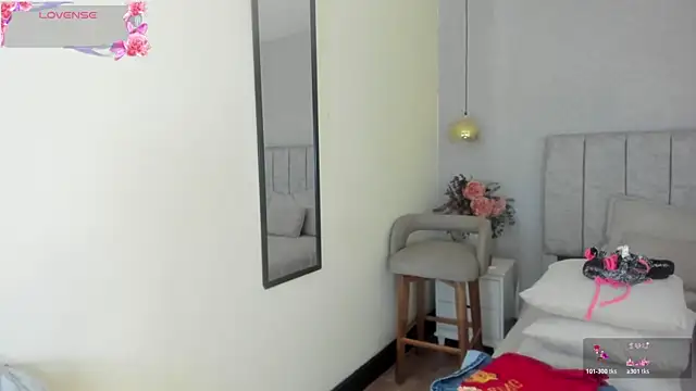 tutu milf online show from June 14, 2026, 12:17 pm