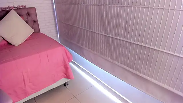 Kitty Pam online show from November 7, 2025, 7:40 pm