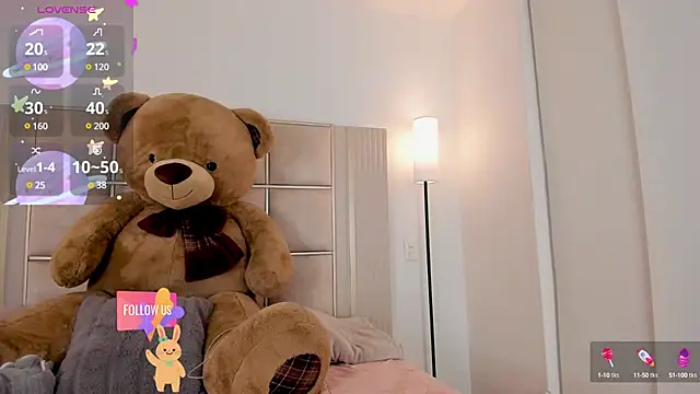 saraamiller  online show from March 1, 2025, 4:37 am