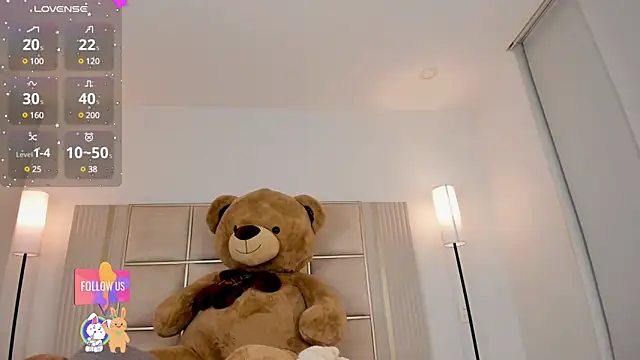 saraamiller  online show from January 21, 2025, 2:33 am