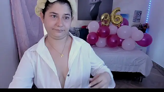 Snapshot of alinabozz1 chatting on March 29, 2026, 1:40 am alinabozz1 online show from March 29, 2026, 1:40 am
