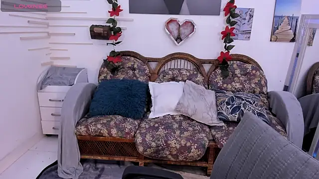 Snapshot of alinabozz1 chatting on December 27, 2024, 1:22 am alinabozz1 online show from December 27, 2024, 1:22 am