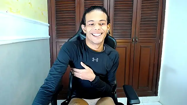 Snapshot of rose_Skinny_ chatting on October 7, 2025, 12:44 am rose Skinny  online show from October 7, 2025, 12:44 am