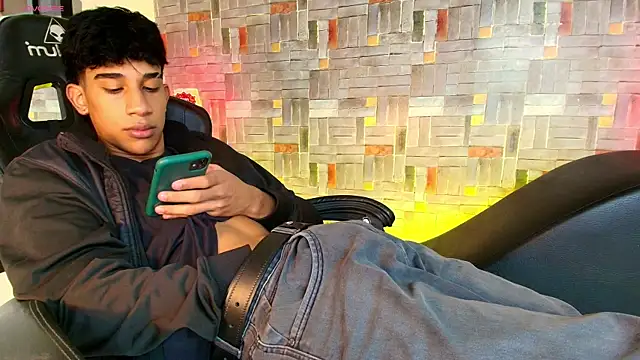 Snapshot of hares_mds chatting on January 7, 2026, 3:06 pm hares mds online show from January 7, 2026, 3:06 pm