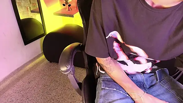 Snapshot of hares_mds chatting on January 10, 2026, 1:28 pm hares mds online show from January 10, 2026, 1:28 pm