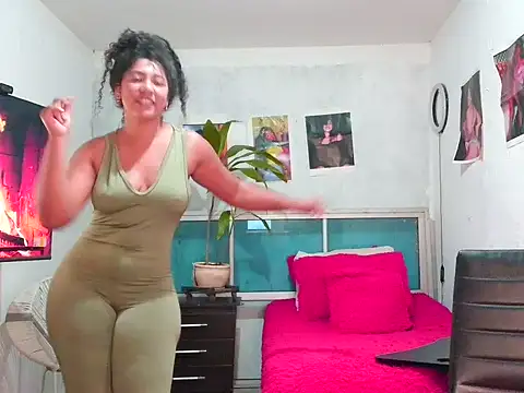 Snapshot of bellacrespalatina chatting on May 5, 2026, 4:54 pm bellacrespalatina online show from May 5, 2026, 4:54 pm