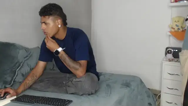 Snapshot of _tatho_perovich_ chatting on December 18, 2025, 4:39 am tatho perovich online show from December 18, 2025, 4:39 am