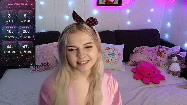 Snapshot of Kate_Legend chatting on January 27, 2025, 4:20 am Kate Legend online show from January 27, 2025, 4:20 am