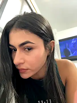 emilie xx  online show from October 4, 2025, 5:25 pm