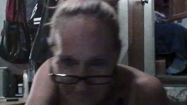 Snapshot of mistresszoila chatting on December 18, 2025, 7:46 am mistresszoila online show from December 18, 2025, 7:46 am