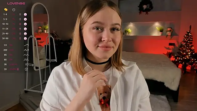 SheenaGame online show from December 10, 2024, 4:06 pm