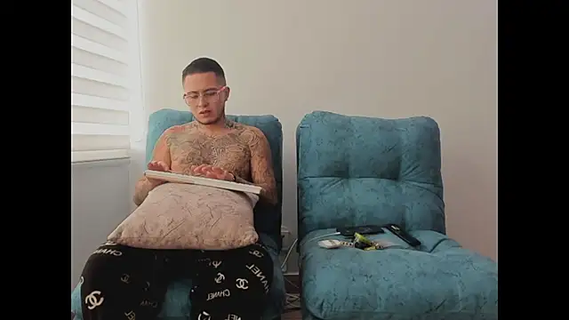 Snapshot of tamy_ian chatting on November 25, 2025, 1:00 pm tamy ian online show from November 25, 2025, 1:00 pm