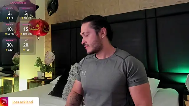 Snapshot of JossAckland chatting on October 15, 2025, 8:06 pm JossAckland online show from October 15, 2025, 8:06 pm