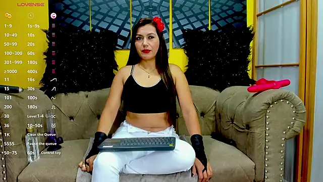 Snapshot of SusanSlim chatting on October 21, 2025, 1:10 pm SusanSlim online show from October 21, 2025, 1:10 pm