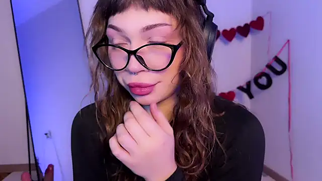 PaulaPratt online show from February 7, 2025, 2:50 am