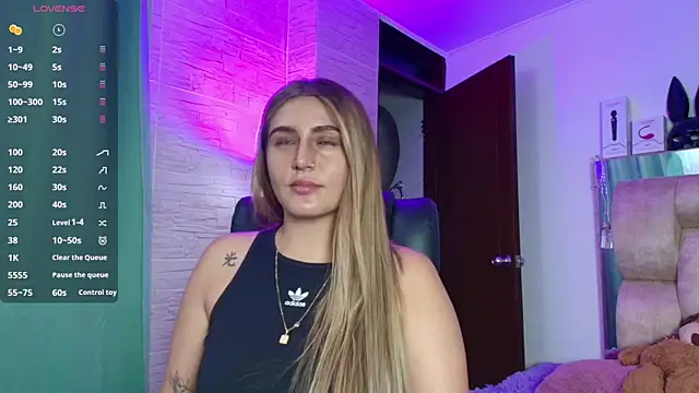 dakota Robbins  online show from December 16, 2025, 8:35 pm