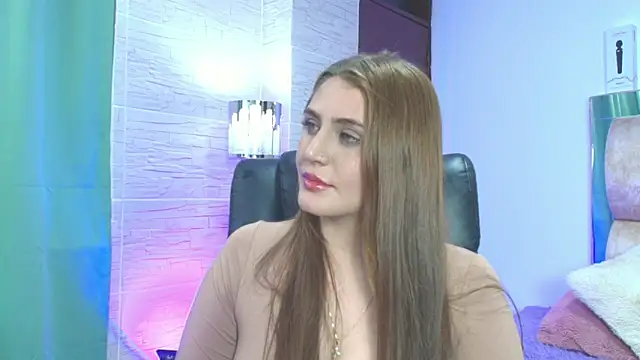 dakota Robbins  online show from September 28, 2025, 11:01 pm