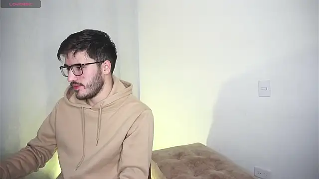 Snapshot of Tony_Wylie chatting on September 23, 2025, 9:11 pm Tony Wylie online show from September 23, 2025, 9:11 pm