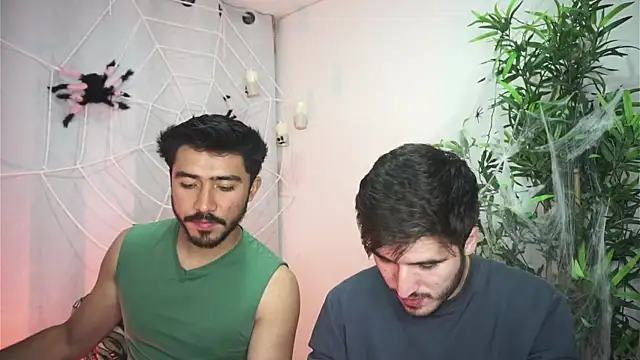 Snapshot of Tony_Wylie chatting on October 16, 2025, 10:40 pm Tony Wylie online show from October 16, 2025, 10:40 pm