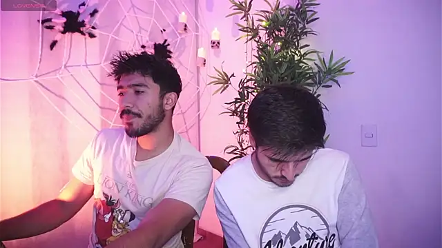 Snapshot of Tony_Wylie chatting on October 11, 2025, 8:54 pm Tony Wylie online show from October 11, 2025, 8:54 pm