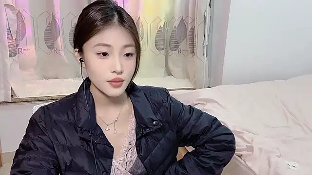 Snapshot of Vania-818- chatting on January 11, 2025, 10:29 am Vania-818- online show from January 11, 2025, 10:29 am