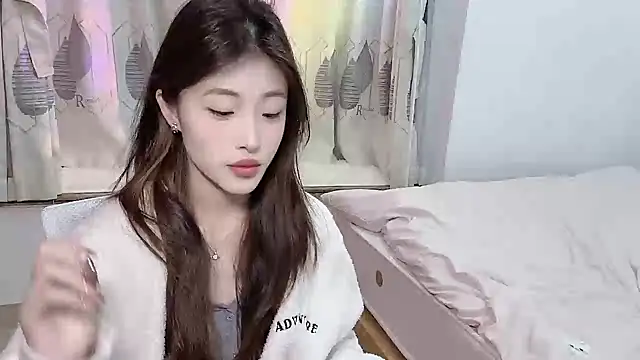 Snapshot of Vania-818- chatting on January 9, 2025, 11:03 am Vania-818- online show from January 9, 2025, 11:03 am