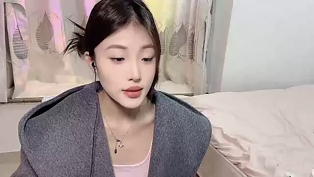 Snapshot of Vania-818- chatting on January 12, 2025, 7:53 am Vania-818- online show from January 12, 2025, 7:53 am