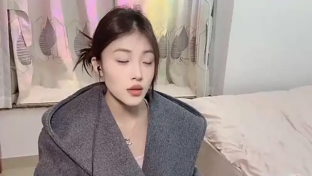 Snapshot of Vania-818- chatting on January 12, 2025, 10:56 am Vania-818- online show from January 12, 2025, 10:56 am