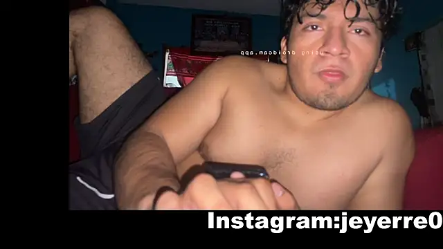 Snapshot of YoElMasHot chatting on February 4, 2026, 5:02 am YoElMasHot online show from February 4, 2026, 5:02 am